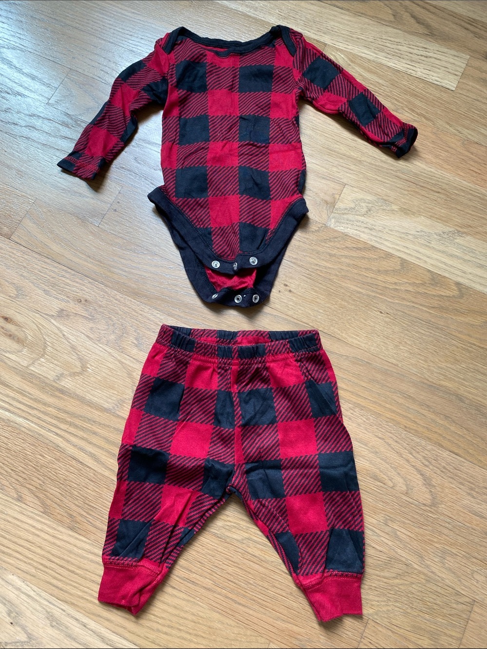 Bundles Baby Place 0-3 M Red & Black Buffalo Plaid Baby Bodysuit and Pants Set